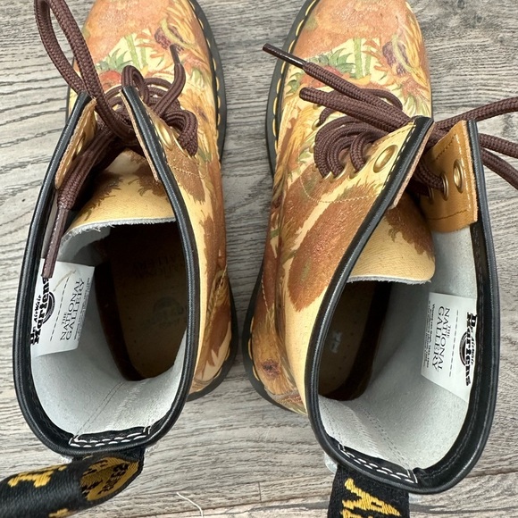 Limited Edition Dr. Doc Martens Van Gogh Sunflower Painting Design Boots Sz 7 Wo - Picture 5 of 9